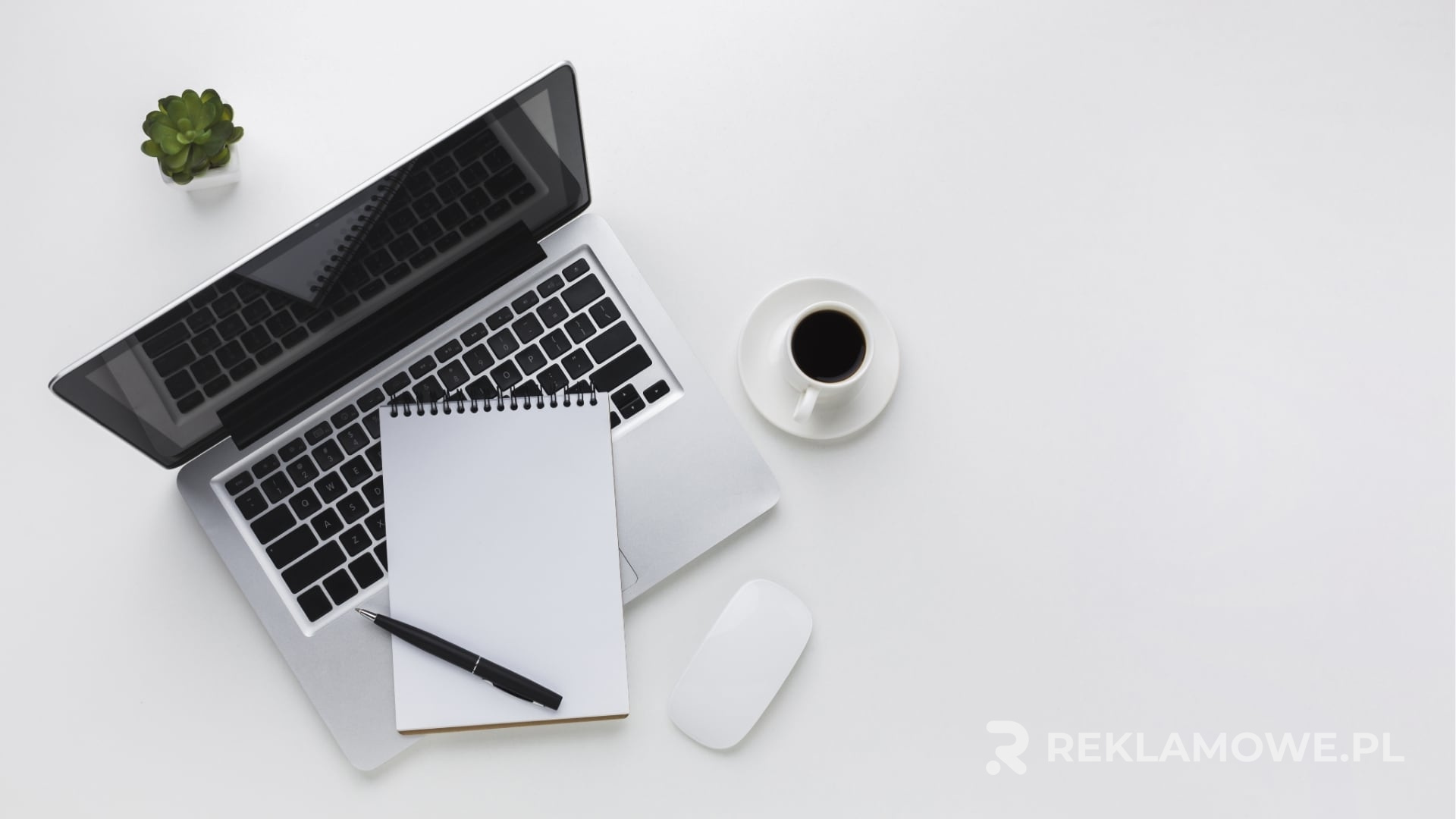 Notes reklamowy na biurku