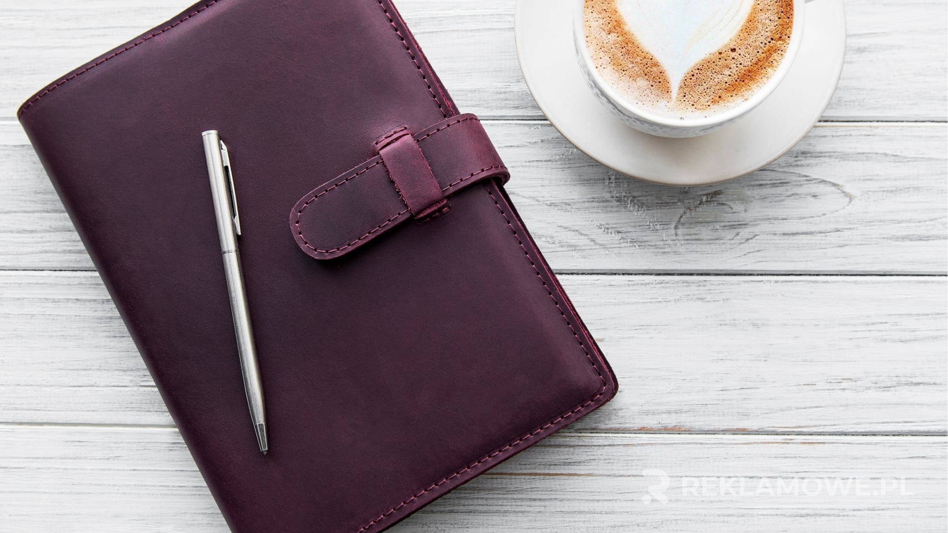 Zestaw notesów reklamowych premium na biurku