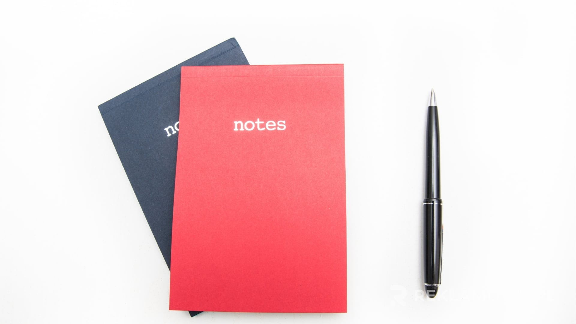 Personalizowany notes reklamowy na biurku