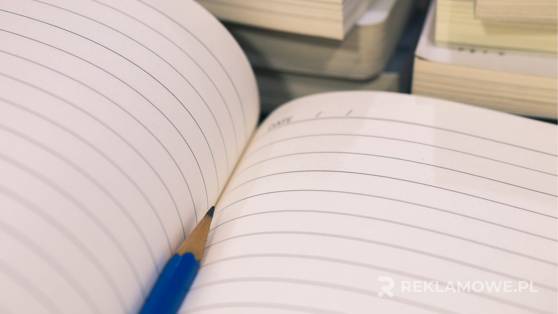 Kreatywne projektowanie okładek notesów reklamowych