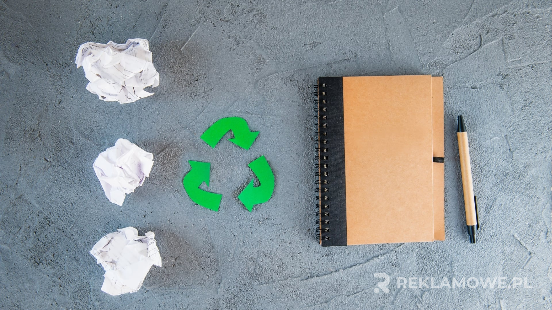 Notes reklamowy połączony z innymi gadżetami promocyjnymi